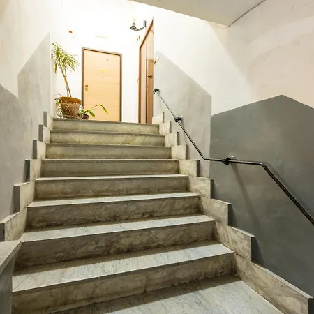 Carrozzieri Nest At Historical Center Apartment