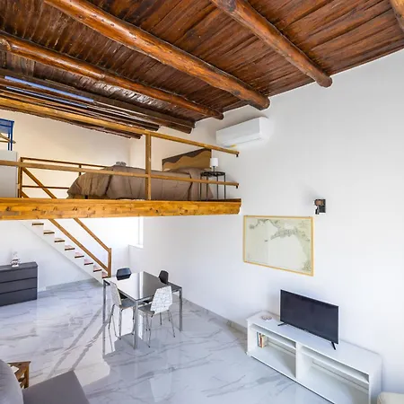 Carrozzieri Nest At Historical Center Apartment