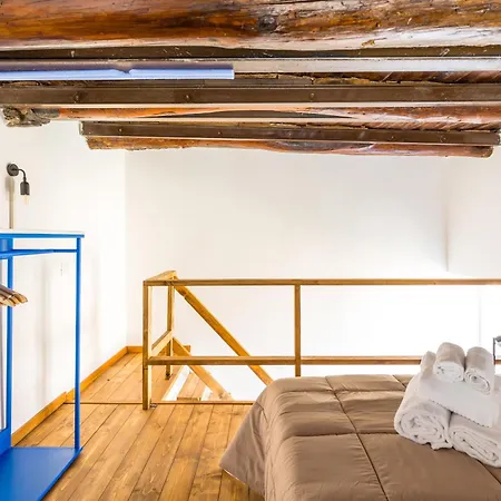 Carrozzieri Nest At Historical Center Naples