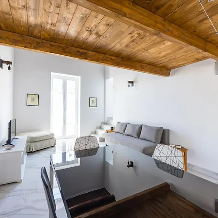 Apartment Carrozzieri Nest At Historical Center