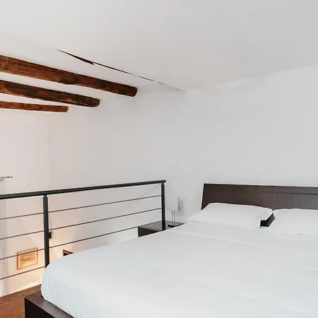 La Casa Dell' Avvocato - Centro Apartment *