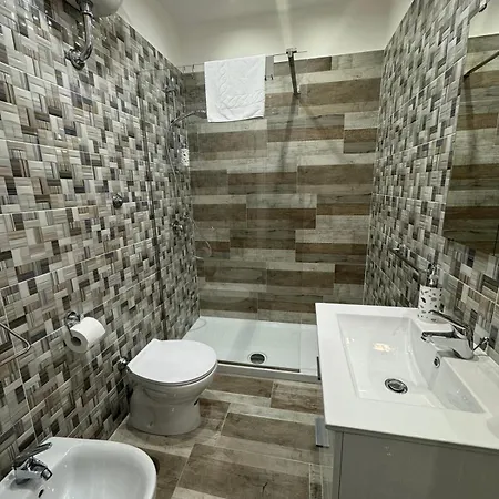 Punto House Ferrovia Guest house *
