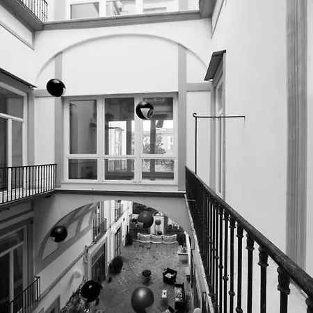 Piazza Bellini&apartments Hotel