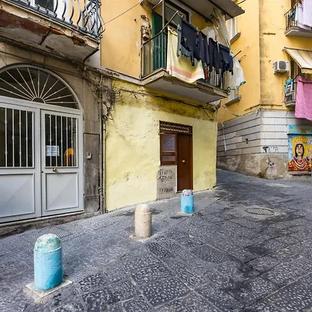 A Due Passi - Spagnoli Naples