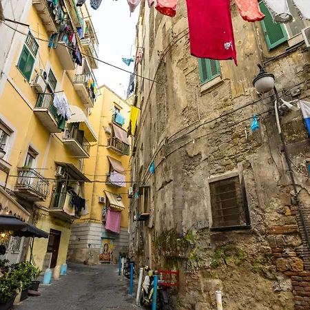 A Due Passi - Spagnoli Naples