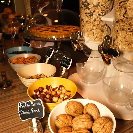 Neocore Couette-café 2*