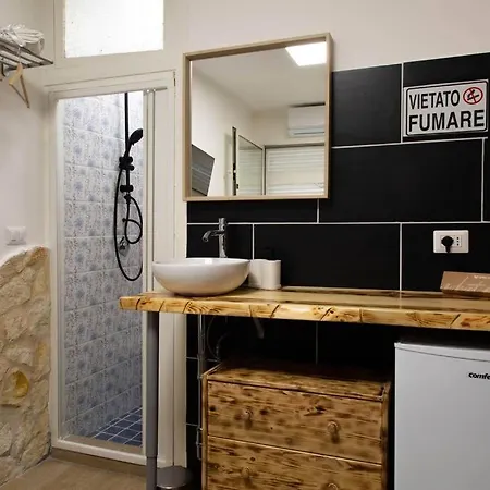 Tribunali-duomo House In Historical Center Apartment