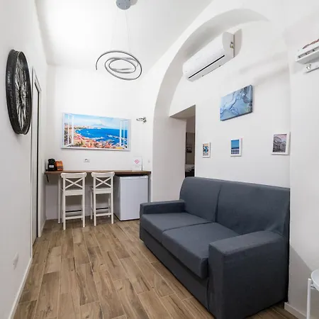 Il Cuore Di Napoli. Little Sweet Home. *