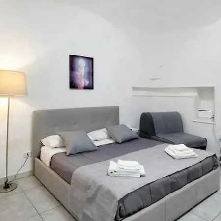 Holiday Tarsia Vicino Piazza Dante - Toledo Apartment Naples