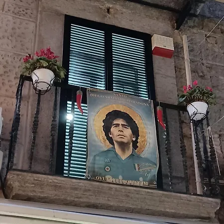In Love: Balconcino Spaccanapoli