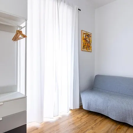 Apartment Barrio 133 - Double Bedroom In Center By Napoliapartments