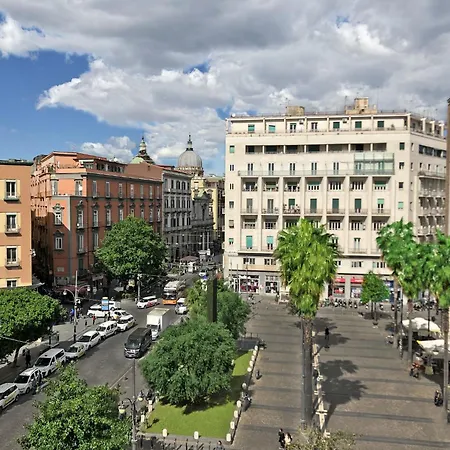 Piazza Carita 4*