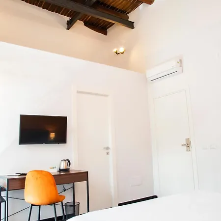 Palazzo Goyze, Familiare *