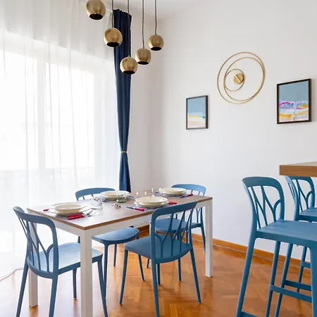 Apartment Blue&green Chiaia *