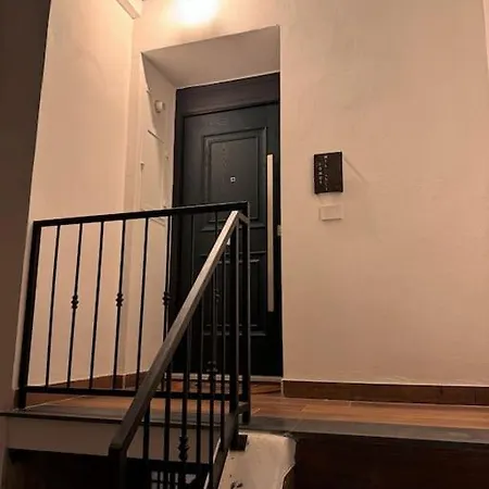 Domus Miraculi: Casa Storica Nel Cuore Di *