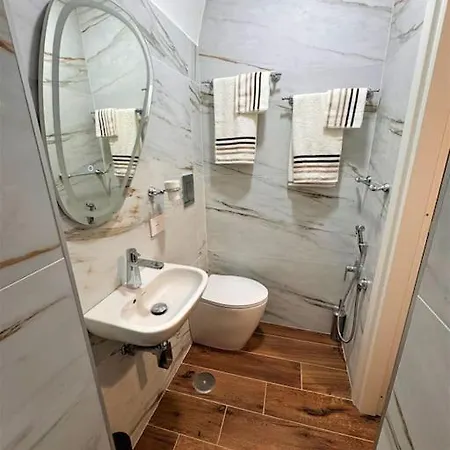 Apartment Domus Miraculi: Casa Storica Nel Cuore Di