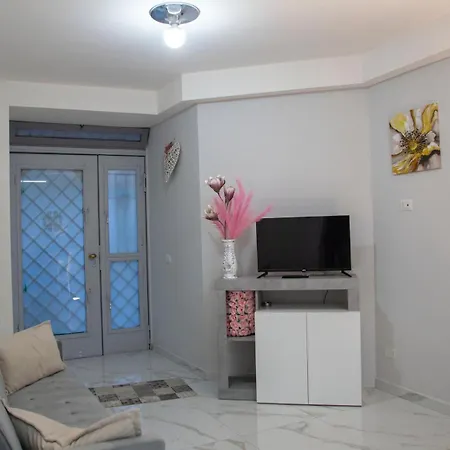 Apartment Tiluri Naples