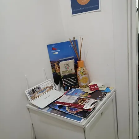 Appartement La Residenza Chiaia Short Let Superior Via Chiaia 82