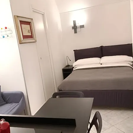 La Residenza Chiaia Short Let Monolocale Standard * Napoli