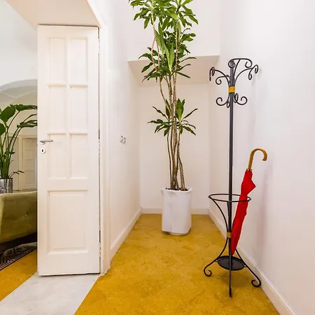 Appartement Kea Home, Entire House In The Heart Of