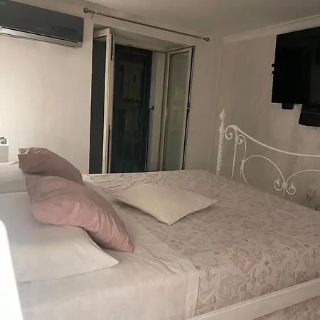 Scugnizzi Bed & Breakfast
