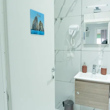 Hostel Partenope *