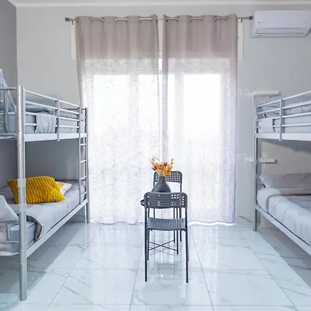 Hostel Partenope *