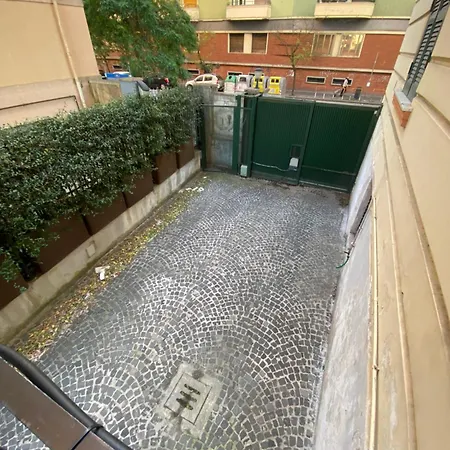 Luxury House With Parking Apartment