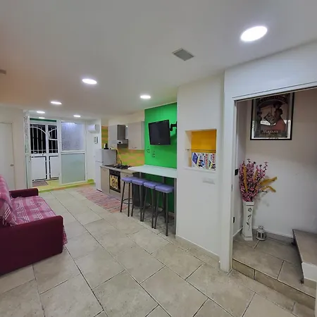 Charme Apartment *