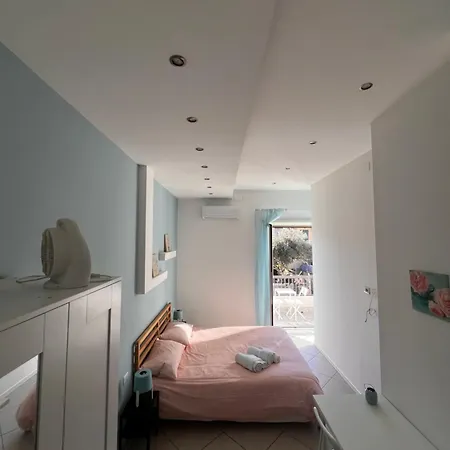 The Shaman's House Very Close To The Metro Line 1 Apartment Naples