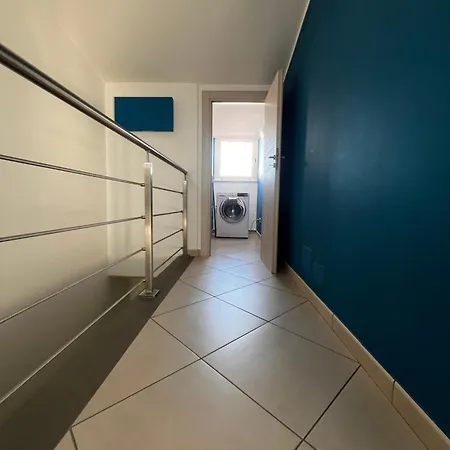 Apartment The Shaman's House Very Close To The Metro Line 1 Naples