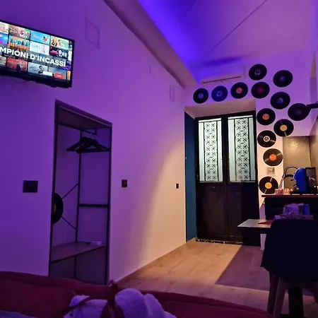 Tribunali Flat Apartment