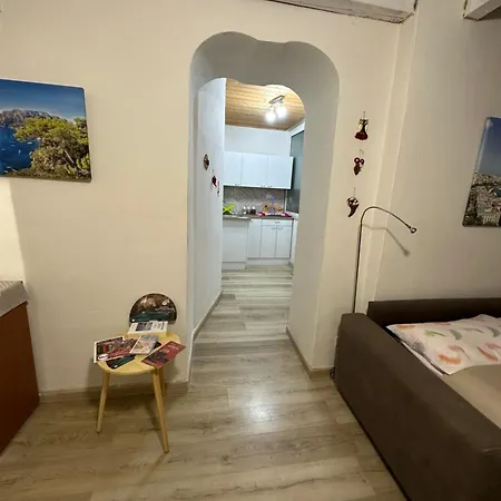 Holiday home To *