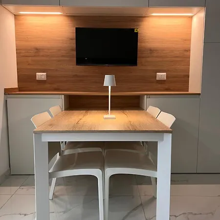 Duel Smart Toledo Apartment