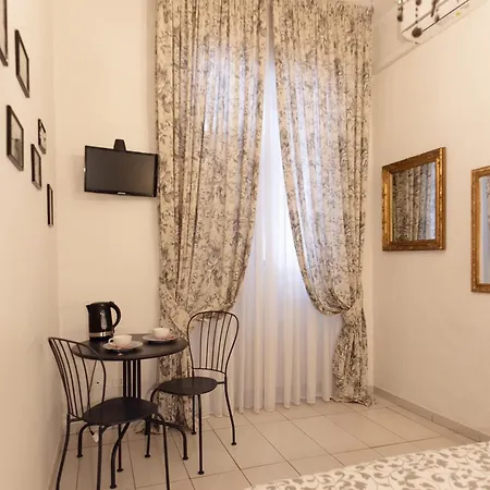 فندق مبيت وإفطار داي ديكوماني نابولي