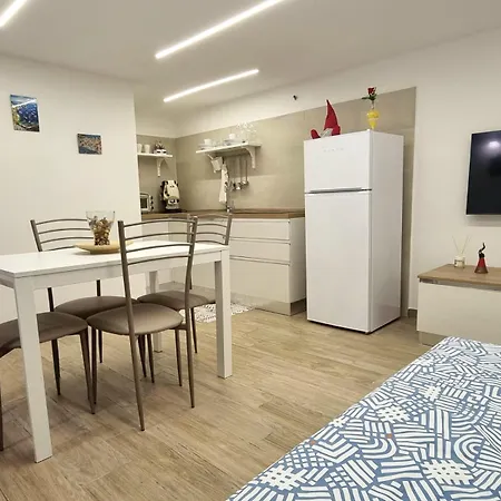 Casa Comoda E In Quartiere Storico Di Holiday home *