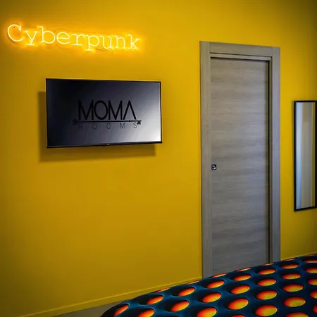 Momarooms * Naples