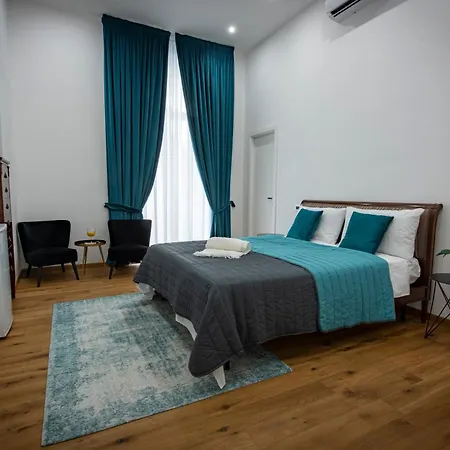 Downtown - E Si Nun Canto Moro Bed & Breakfast *