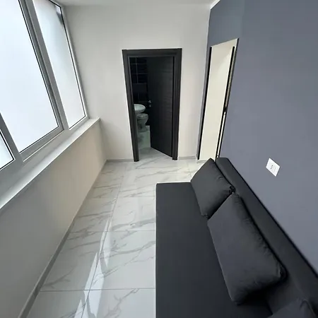 Luigi Luxury * Nápoles
