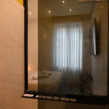 Qhouse * Naples