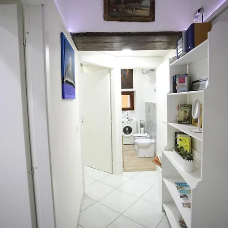 Apartment Casa Sulla Nuvola Duomo Centro Storico Di Naples