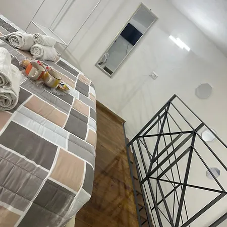 Aurora House Apartment