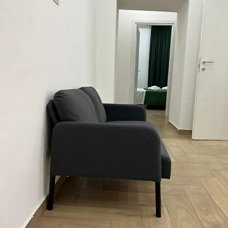 Apartment Airport Security 161 Naples