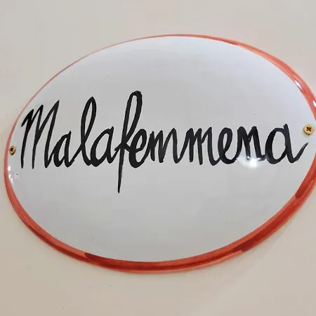 La Maschera Di Pulcinella * Nápoles
