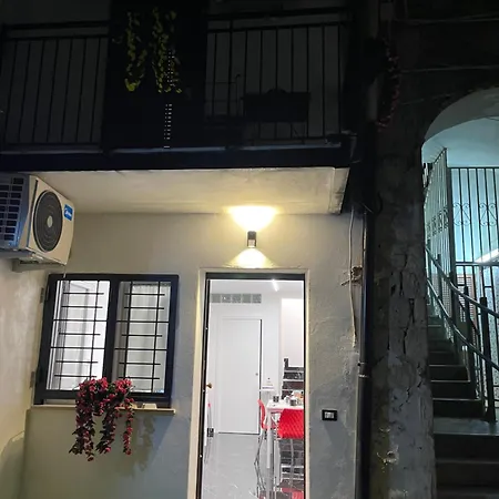 Lux House Airport ゲストハウス *