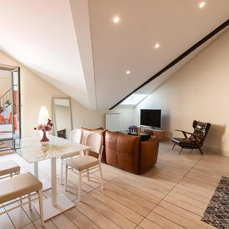 Apartment Les Maisons