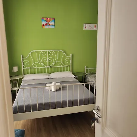 Spaccanapoli Duomo Bed & Breakfast *