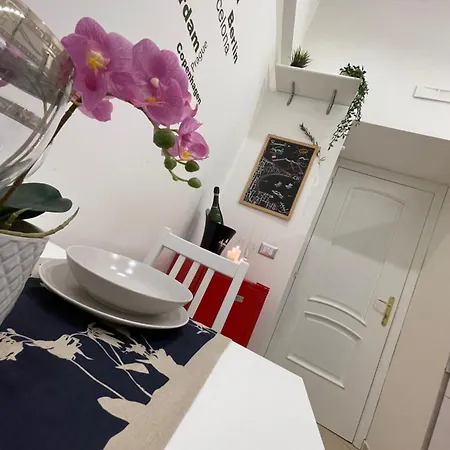 Sweet Inizio Di Spacca Apartment *