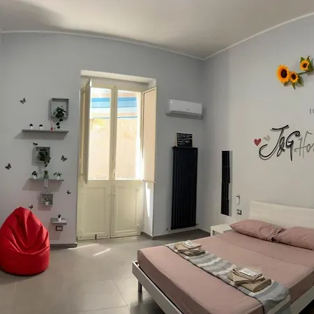 J&g Spaccanapoli Apartment