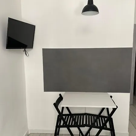 &house Apartment *